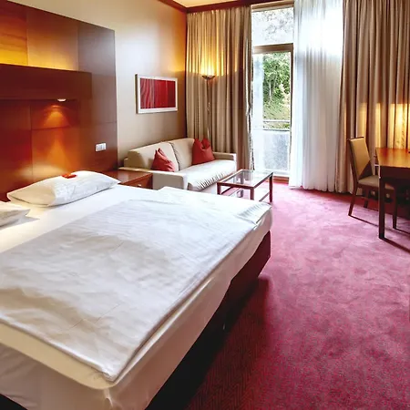 호텔 Sonnreich - Thermenhotel Loipersdorf 로이페어스도르프 바이 퓌르스텐펠트